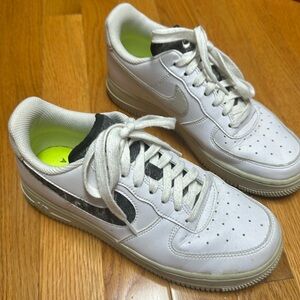 Nike Air Force size 6.5
